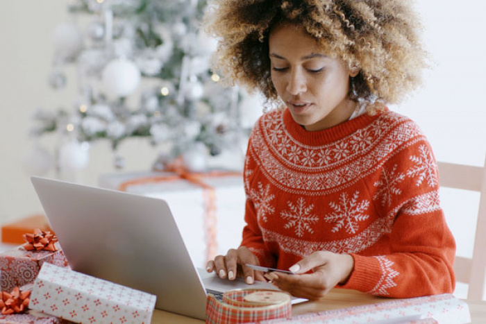 Holiday shopping with your FCFCU credit card